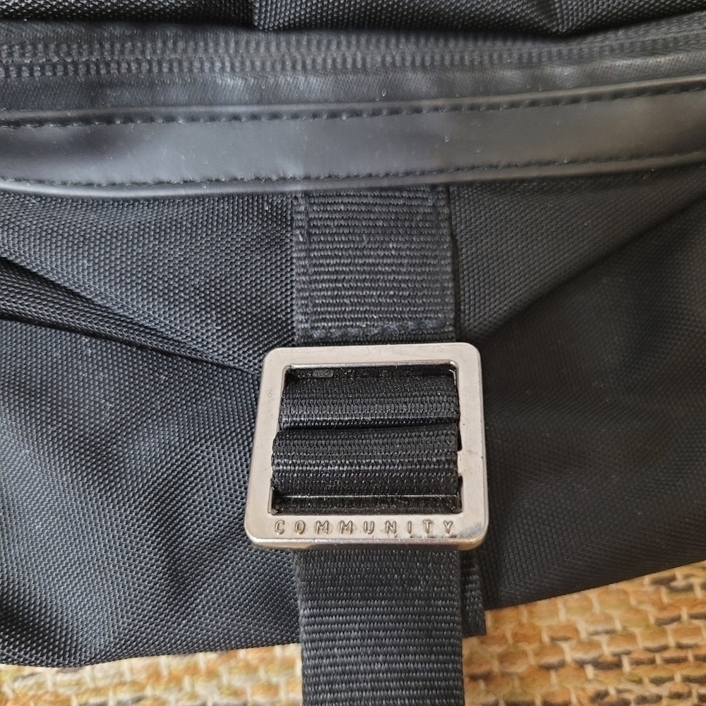 COMMUNITY Belt Bag - Picture 9 of 9